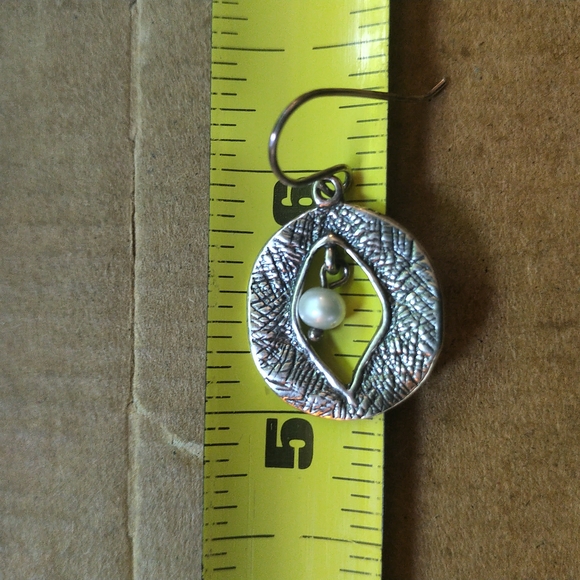 Sterling silver and pearl earrings - Picture 6 of 6